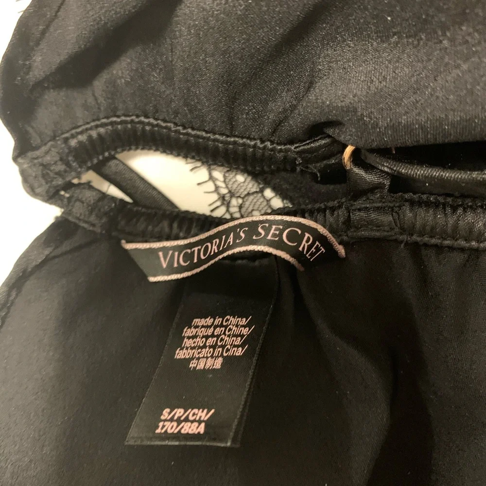 Black Lace/Silk Sleepwear 2 Piece Set - Picture 4 of 4